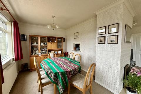 3 bedroom detached bungalow for sale, Venner Avenue, Cowes