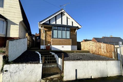 2 bedroom detached bungalow for sale, Consort Road, Cowes