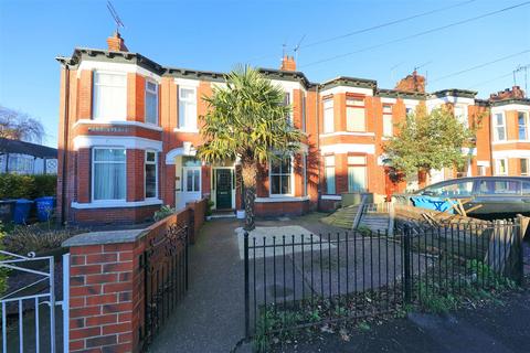 4 bedroom terraced house for sale, Park Avenue, Hull