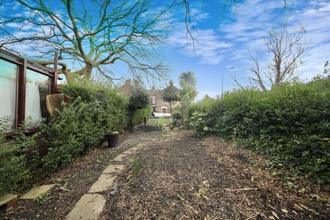 4 bedroom terraced house for sale, Park Avenue, Hull