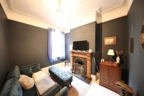 4 bedroom terraced house for sale, Park Avenue, Hull