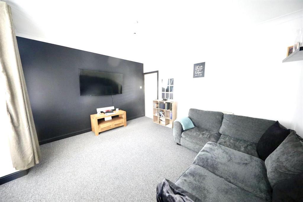 50 Cradley - Lounge.jpg