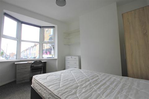 4 bedroom semi-detached house to rent, Islingword Road, Brighton