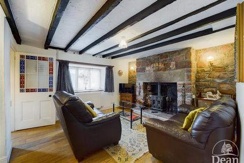 2 bedroom cottage for sale, High Street, Clearwell