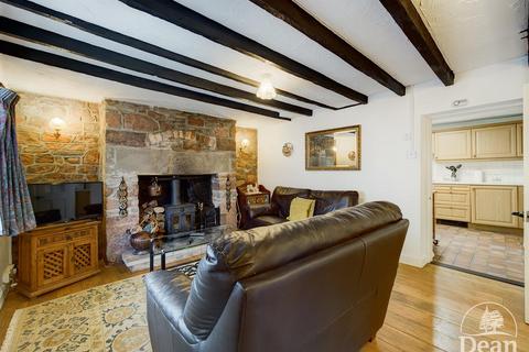 2 bedroom cottage for sale, High Street, Clearwell