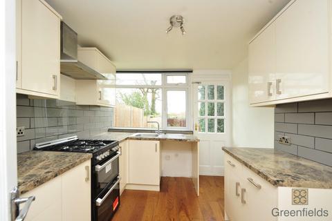 3 bedroom end of terrace house to rent - Brixham Crescent, Ruislip HA4