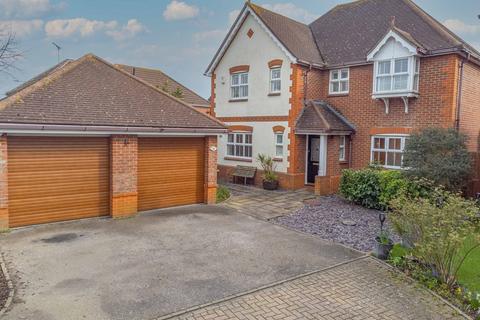 4 bedroom detached house for sale - Quale Road, Chelmsford CM2