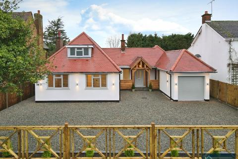 3 bedroom detached bungalow for sale, Boyslade Road, Burbage - HIGH SPEC - ready to move into bungalow