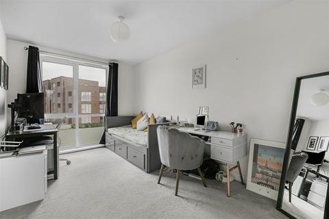 17 Britannia Walk, Trumpington, Cambridge, CB2 9GG