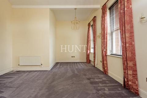 2 bedroom apartment for sale, Sutherland House, Repton Park, Woodford Green