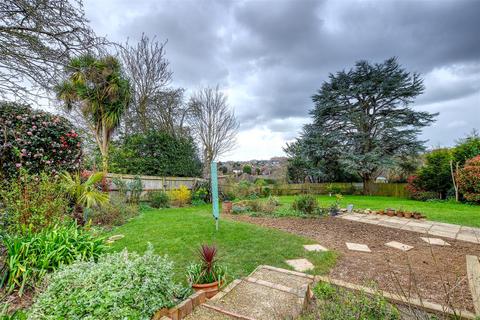 32 Broad View, Bexhill-on-sea, TN39 4HW