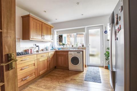 32 Broad View, Bexhill-on-sea, TN39 4HW