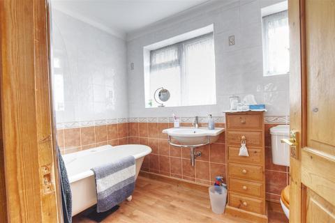 32 Broad View, Bexhill-on-sea, TN39 4HW