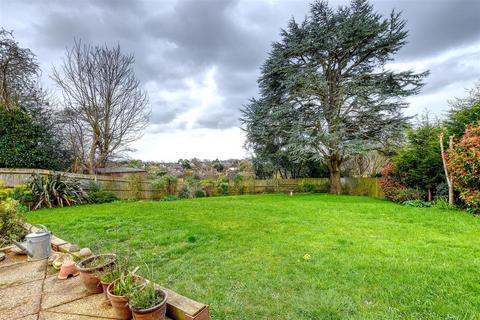 32 Broad View, Bexhill-on-sea, TN39 4HW