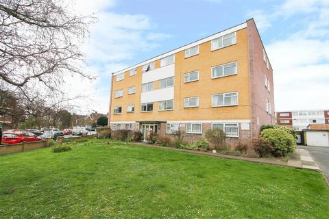 12 Orchard Court, Wallington, SM6 0AN