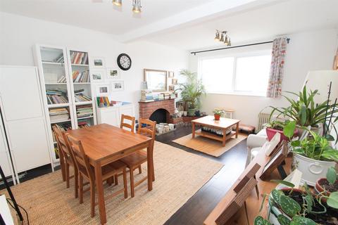 12 Orchard Court, Wallington, SM6 0AN