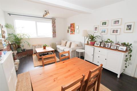 12 Orchard Court, Wallington, SM6 0AN
