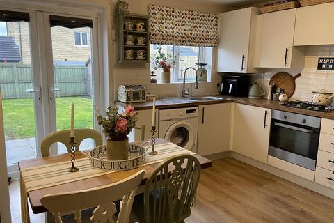 22 Calder Close, Mirfield, WF14 8JG