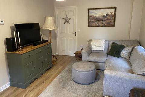 22 Calder Close, Mirfield, WF14 8JG