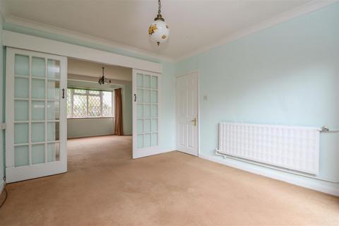 3 bedroom semi-detached house for sale - Churchill Avenue, Horsham