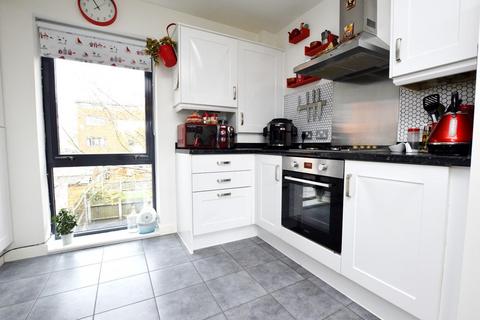 2 bedroom flat for sale, Hartington Road, Canning Town