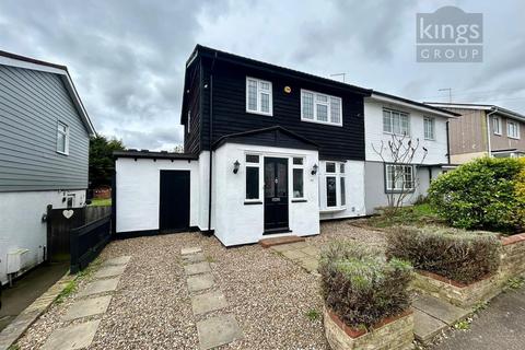 3 bedroom semi-detached house for sale - Barfields, Loughton