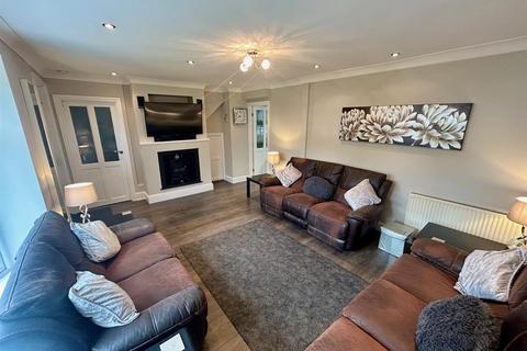 53 Barfields, Loughton, IG10 3JH