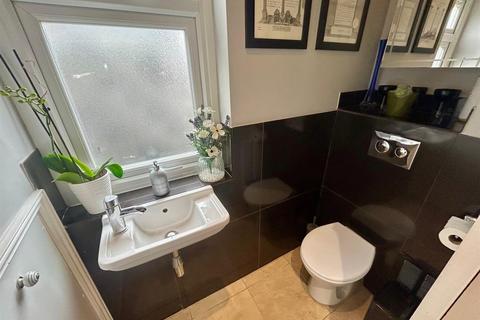 53 Barfields, Loughton, IG10 3JH