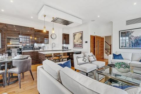 3 bedroom penthouse to rent, Rainville Road, London