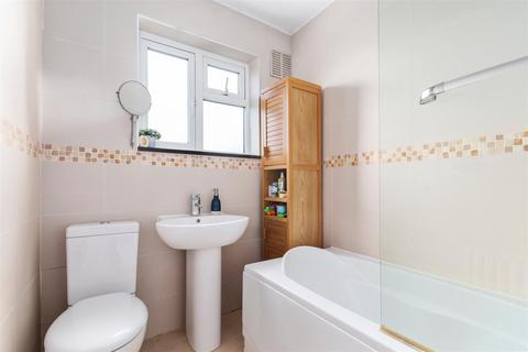 62 Kingsbridge Road, Morden, SM4 4QB