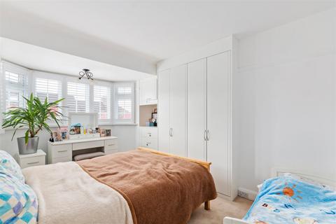 62 Kingsbridge Road, Morden, SM4 4QB