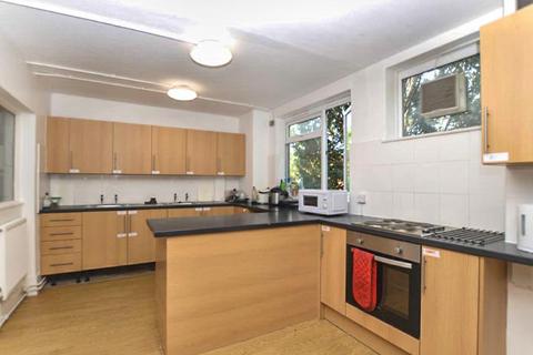 1 bedroom in a house share to rent - Room 2 Martindale Court