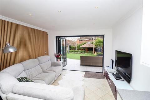 44 Chineham Close, Fleet, GU51 1BF