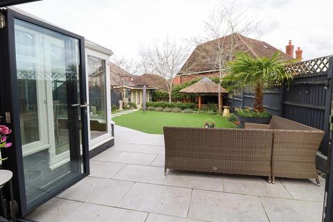 44 Chineham Close, Fleet, GU51 1BF