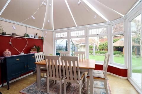 44 Chineham Close, Fleet, GU51 1BF