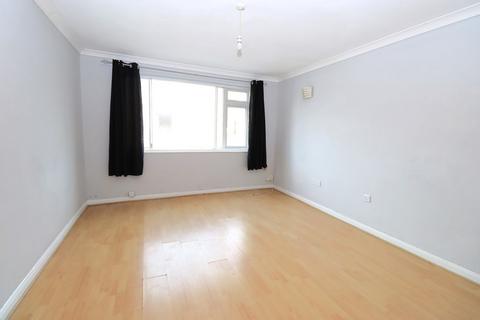 2 bedroom flat for sale - Elm Grove Road, Farnborough GU14