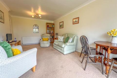 2 bedroom detached bungalow for sale, Arran Close, Nuneaton