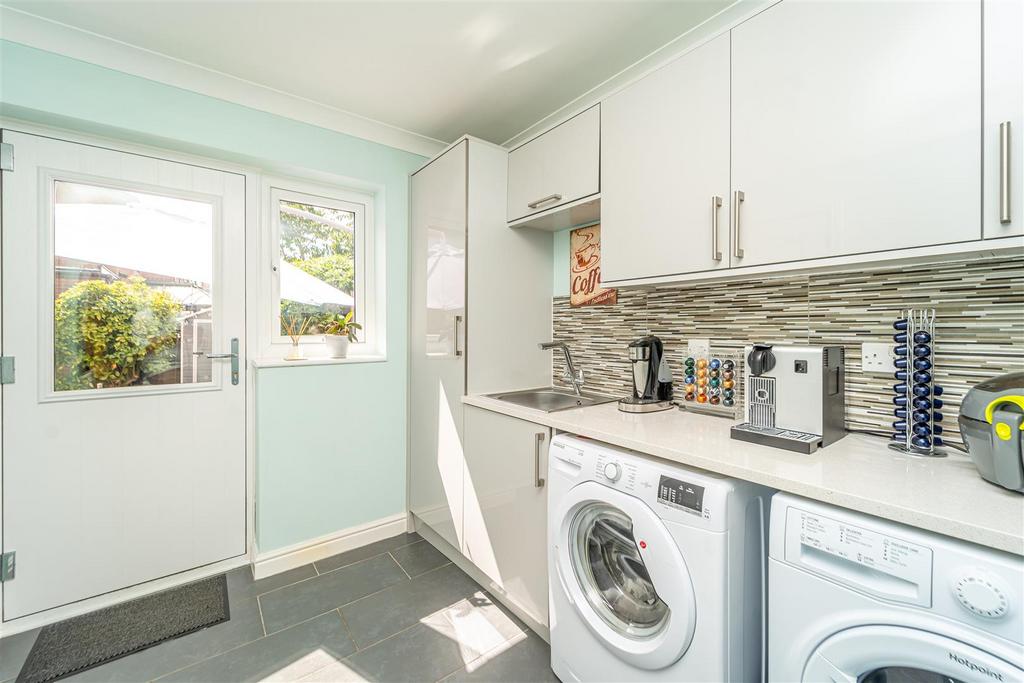 23 Penleigh Gardens 006.jpg