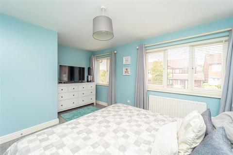 23 Penleigh Gardens, Wombourne, Wolverhampton, WV5 8EJ