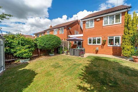23 Penleigh Gardens, Wombourne, Wolverhampton, WV5 8EJ