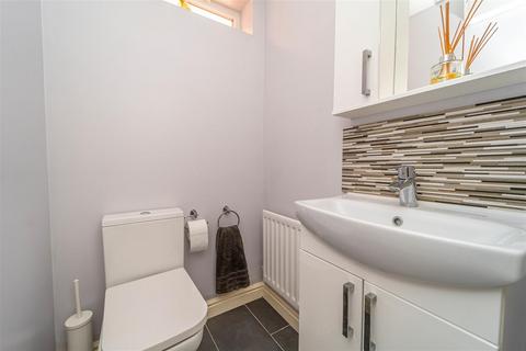 23 Penleigh Gardens, Wombourne, Wolverhampton, WV5 8EJ