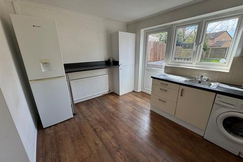 2 bedroom semi-detached house to rent, Cutmore Place, Chelmsford, CM2