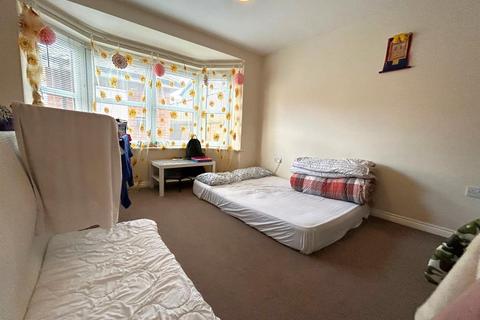 2 bedroom flat for sale, Little Hallfield Road, York