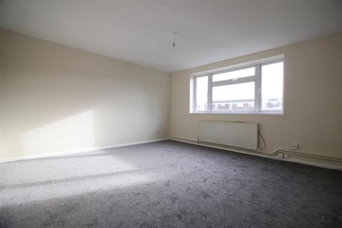 2 bedroom flat to rent - Eden Close, Slough