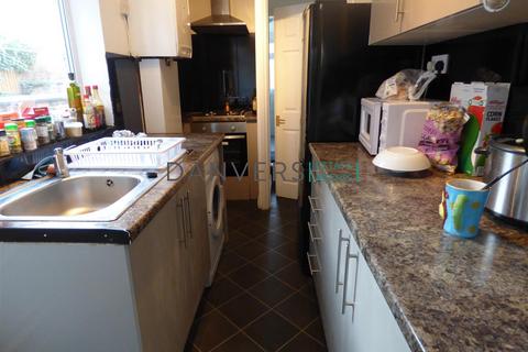 3 bedroom terraced house to rent, Jarrom Street, Leicester LE2