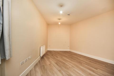 Studio to rent, Greenland Road, London NW1