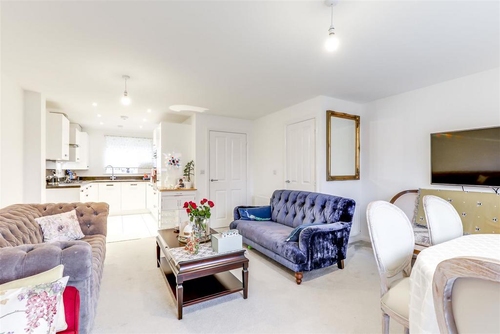 Sitting/Dining Room