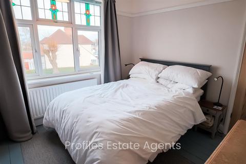 1 Sunnyhill, Burbage, Hinckley, LE10 2SB