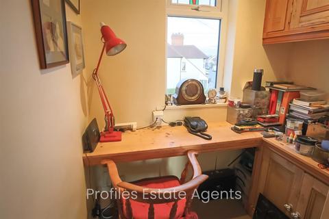 1 Sunnyhill, Burbage, Hinckley, LE10 2SB