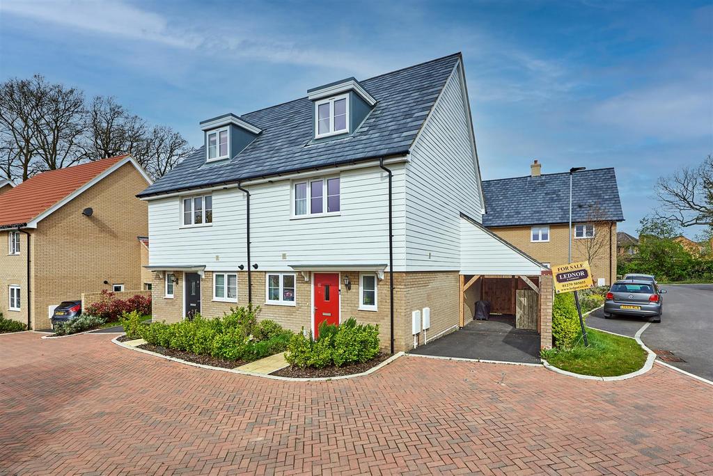 Ellis Drive, St James' Park, 3 bed semidetached house for